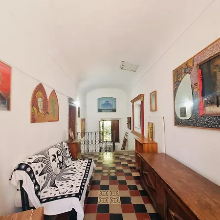 Casa Manconi Нуоро