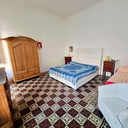 Casa Manconi Tatil Evi Nuoro (Sardinia)